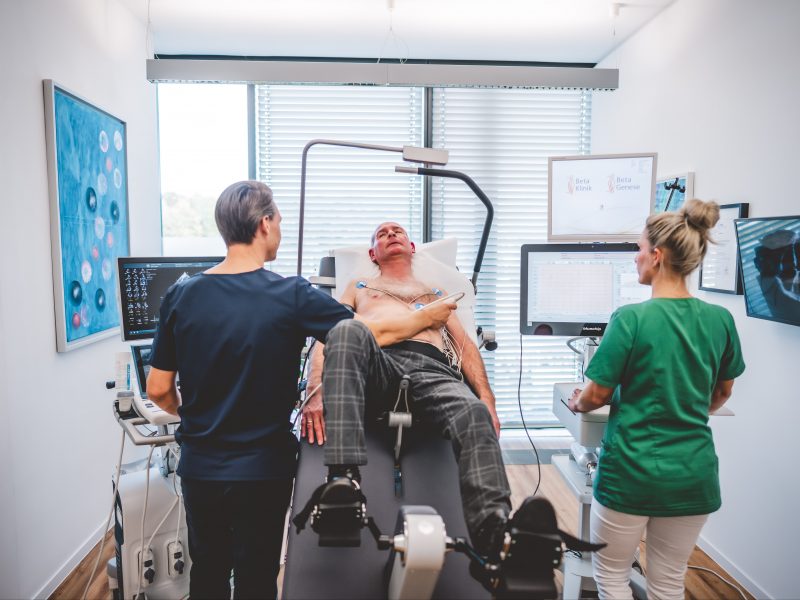 Stress-Ultraschall-in-der-Praxis-Dr.-Sven-Hausen-scaled-aspect-ratio-4-3